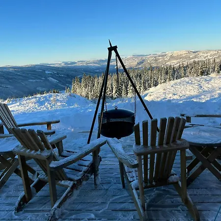 Log With Views, And Ski-in-out Feriehus Øyer