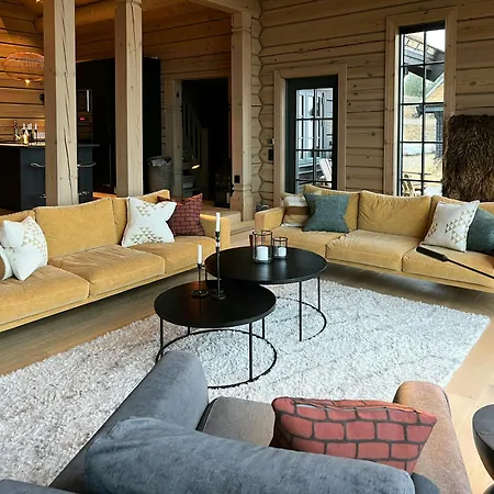 度假居 Log With Views, And Ski-in-out *