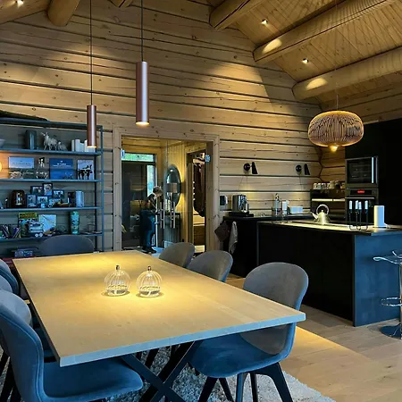 Feriehus Log With Views, And Ski-in-out