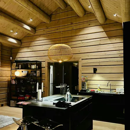 Log With Views, And Ski-in-out Dom wakacyjny *